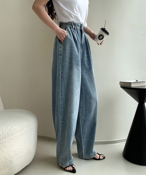 LOWO（ロワ）の「綿混カーヴィーシルエットハイウエストワイドデニムパンツ（その他パンツ・レディース・スカイブルー/ブルー・FREE）」の5枚目の写真