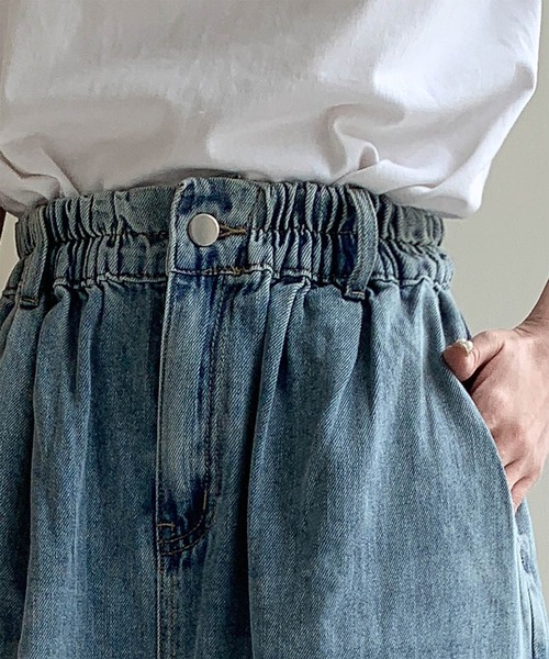 LOWO（ロワ）の「綿混カーヴィーシルエットハイウエストワイドデニムパンツ（その他パンツ・レディース・スカイブルー/ブルー・FREE）」の7枚目の写真