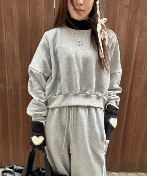 ipugo(イプゴ)の「ipugo/イプゴ 裏起毛ハート刺繍クロップド丈スウェット トレーナー(スウェット・レディース・ピンク/グレー・FREE)」の9枚目の写真