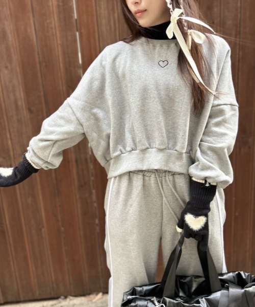 ipugo(イプゴ)の「ipugo/イプゴ 裏起毛ハート刺繍クロップド丈スウェット トレーナー(スウェット・レディース・ピンク/グレー・FREE)」の11枚目の写真