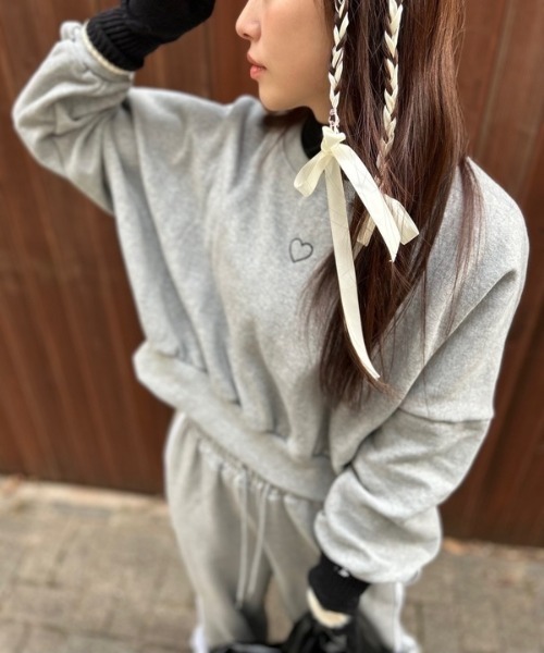 ipugo(イプゴ)の「ipugo/イプゴ 裏起毛ハート刺繍クロップド丈スウェット トレーナー(スウェット・レディース・ピンク/グレー・FREE)」の12枚目の写真