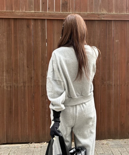 ipugo(イプゴ)の「ipugo/イプゴ 裏起毛ハート刺繍クロップド丈スウェット トレーナー(スウェット・レディース・ピンク/グレー・FREE)」の13枚目の写真