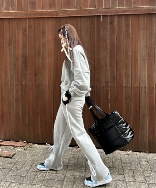 ipugo(イプゴ)の「ipugo/イプゴ 裏起毛ハート刺繍クロップド丈スウェット トレーナー(スウェット・レディース・ピンク/グレー・FREE)」の17枚目の写真