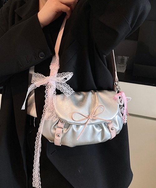 aimoha（アイモハ）の「リボンデコレーションショルダーバッグ（ショルダーバッグ・レディース・シルバー/ブラック/ピンク・FREE）」の3枚目の写真
