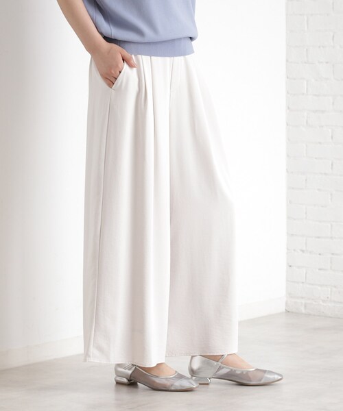 THE SHOP TK (ザ ショップ ティーケー )の「タックワイドパンツ【UV/洗濯機OK/セットUP可】(その他パンツ・レディース・ベージュ/ネイビー/アイボリー・12/13)」の4枚目の写真