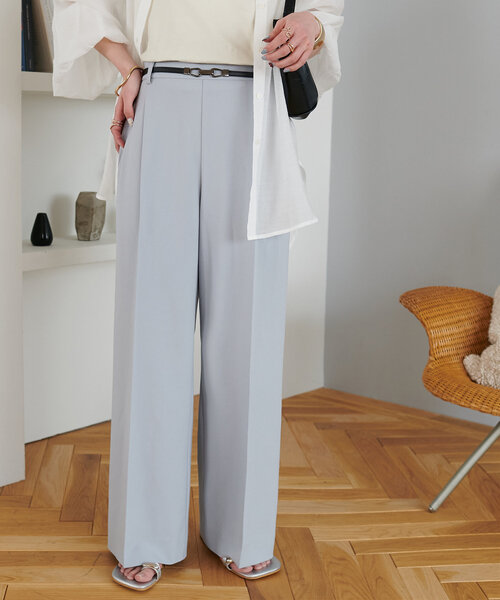 DISCOAT（ディスコート）の「【＠yuyukekelife企画】ベルト付き欲張りストレートタックパンツ（スラックス・レディース・オフホワイト/ブラック/グレイッシュベージュ/ブルー系その他4・SMALL/MEDIUM/LARGE/SP/ML/MT）」の4枚目の写真