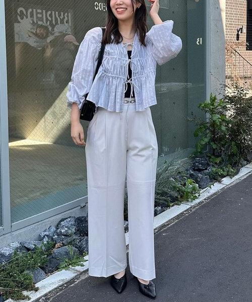 DISCOAT（ディスコート）の「【＠yuyukekelife企画】ベルト付き欲張りストレートタックパンツ（スラックス・レディース・オフホワイト/ブラック/グレイッシュベージュ/ブルー系その他4・SMALL/MEDIUM/LARGE/SP/ML/MT）」の21枚目の写真