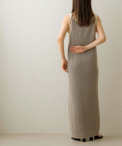 NOAHL(ノアル)の「【NOAHL】ギンガムニットタンクワンピース(ワンピース・レディース・ベージュ/ブラウン・S/M)」の3枚目の写真