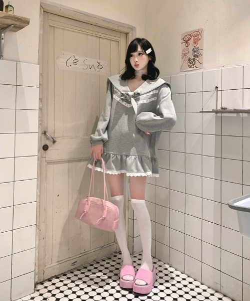 セール】セーラー襟リボン付きフリルスウェットワンピース（ワンピース