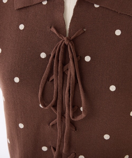 one after another NICE CLAUP(ワンアフターアナザーナイスクラップ)の「レースアップドットポロニット(ニット/セーター・レディース・ブラウン/オフホワイト/ブラック/グレー・FREE)」の9枚目の写真