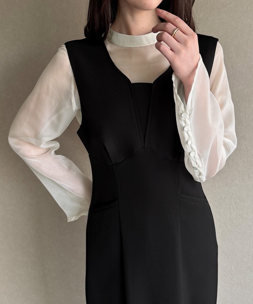 JUNOAH（ジュノア）の「袖ボタンシアーブラウス＋IラインジャンパースカートSET（薄手、裏地無し）（ジャンパースカート・レディース・チャコール/ブラック系その他2/ブラック系その他・SMALL/MEDIUM/LARGE）」の17枚目の写真