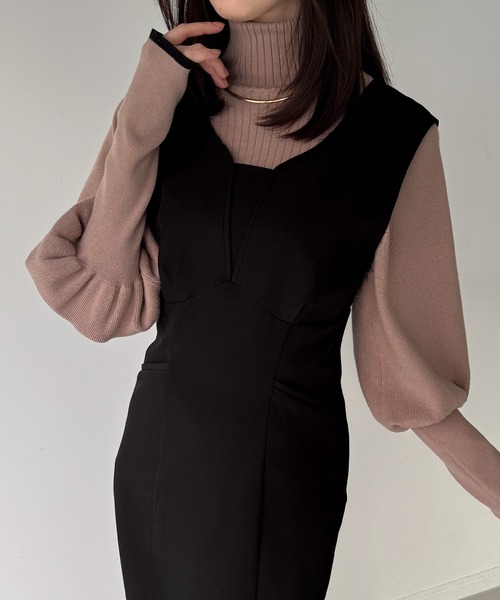 JUNOAH（ジュノア）の「袖ボタンシアーブラウス＋IラインジャンパースカートSET（薄手、裏地無し）（ジャンパースカート・レディース・チャコール/ブラック系その他2/ブラック系その他・SMALL/MEDIUM/LARGE）」の10枚目の写真