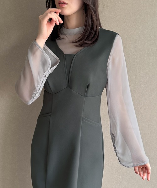 JUNOAH（ジュノア）の「袖ボタンシアーブラウス＋IラインジャンパースカートSET（薄手、裏地無し）（ジャンパースカート・レディース・チャコール/ブラック系その他2/ブラック系その他・SMALL/MEDIUM/LARGE）」の20枚目の写真