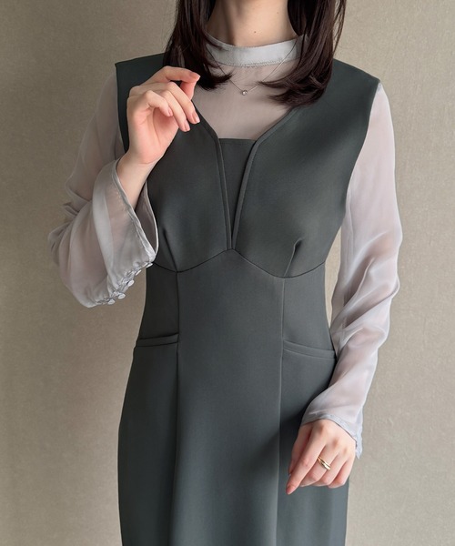 JUNOAH（ジュノア）の「袖ボタンシアーブラウス＋IラインジャンパースカートSET（薄手、裏地無し）（ジャンパースカート・レディース・チャコール/ブラック系その他2/ブラック系その他・SMALL/MEDIUM/LARGE）」の21枚目の写真