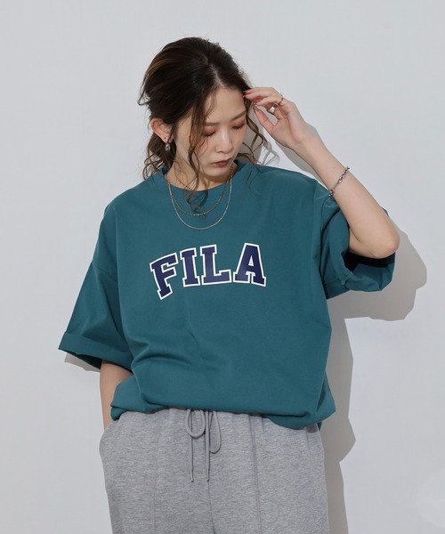 FILA（フィラ）の「FILA ビッグシルエット ブランドネーム フロントプリント ロゴTシャツ（Tシャツ/カットソー・メンズ・レッド/グリーン/イエロー・LL/L/M）」の18枚目の写真