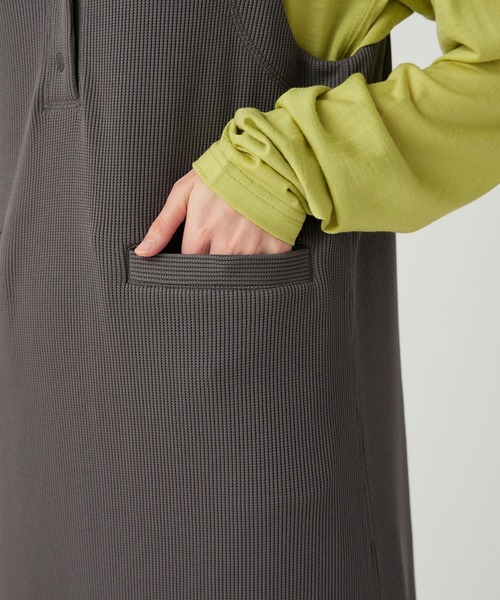 Snow Peak(スノーピーク)の「Snow Peak / Dry Thermal Dress ドライサーマルドレス(ワンピース・レディース・パープル/ブラック/チャコール・1/2/3)」の4枚目の写真