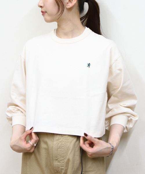ホワイト クルーネック トレーナー アームパッチ付き ホワイト クルーネック トレーナー アームパッチ付き