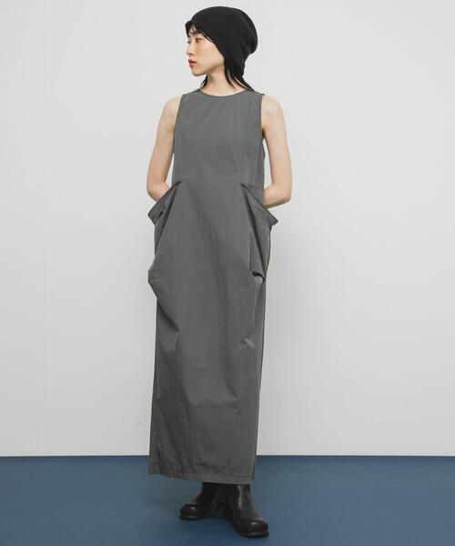 KBF（ケイビーエフ）の「ポケットディティールコクーンワンピース（ワンピース・レディース・チャコールグレー/アイボリー・ONE）」の14枚目の写真