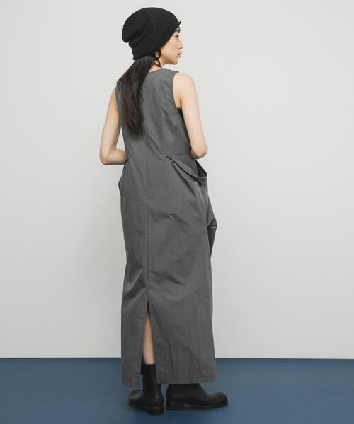 KBF（ケイビーエフ）の「ポケットディティールコクーンワンピース（ワンピース・レディース・チャコールグレー/アイボリー・ONE）」の15枚目の写真