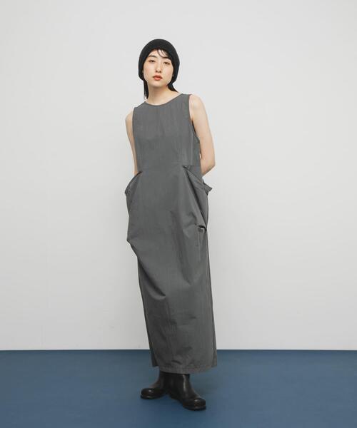 KBF（ケイビーエフ）の「ポケットディティールコクーンワンピース（ワンピース・レディース・チャコールグレー/アイボリー・ONE）」の16枚目の写真