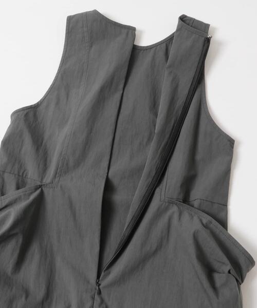 KBF（ケイビーエフ）の「ポケットディティールコクーンワンピース（ワンピース・レディース・チャコールグレー/アイボリー・ONE）」の22枚目の写真