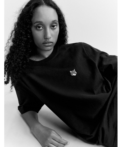 Maison Kitsune(メゾンキツネ)の「FOX HEAD COMFORT TEE-SHIRT(Tシャツ/カットソー・メンズ・ブラック/ネイビー/グレー/ホワイト/グリーン系その他/サックスブルー/ライトベージュ/ライトオリーブ・XL/L/M/S/XS)」の14枚目の写真