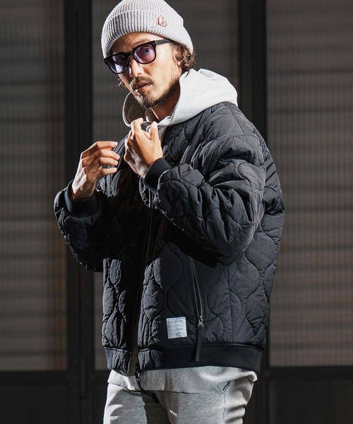 wjk reluxe(ダブルジェーケーリラックス)の「mj10960-gourd quilting MA-1 type blouson キルティングブルゾン(WR25W-04)(ブルゾン・メンズ・ブラック/グレイッシュベージュ/グレー・L/M/S)」の2枚目の写真