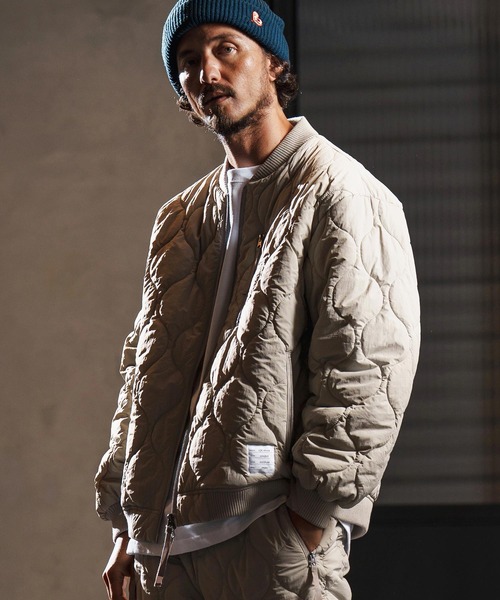wjk reluxe(ダブルジェーケーリラックス)の「mj10960-gourd quilting MA-1 type blouson キルティングブルゾン(WR25W-04)(ブルゾン・メンズ・ブラック/グレイッシュベージュ/グレー・L/M/S)」の4枚目の写真