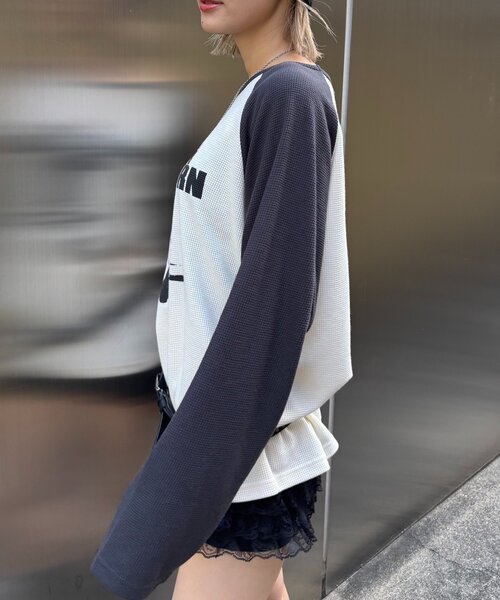 WHO'S WHO gallery（フーズフーギャラリー）の「【WEB限定】シャーロットワッフルラグラントップス（Tシャツ/カットソー・レディース・チャコールグレー/ブラウン・FREE）」の16枚目の写真