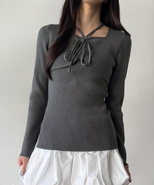 junoah(ジュノア)の「ビスチェリボンホルターニット(ニット/セーター・レディース・チャコール/アイボリー/ブラック・LARGE/MEDIUM)」の7枚目の写真
