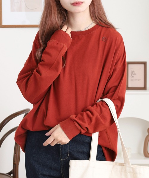 Arinomama(アリノママ)の「フラワー&「you are enough」刺繍オーバーサイズロンT(Tシャツ/カットソー・レディース・カーキ/ブラック/ワインレッド/オフホワイト・FREE)」の4枚目の写真