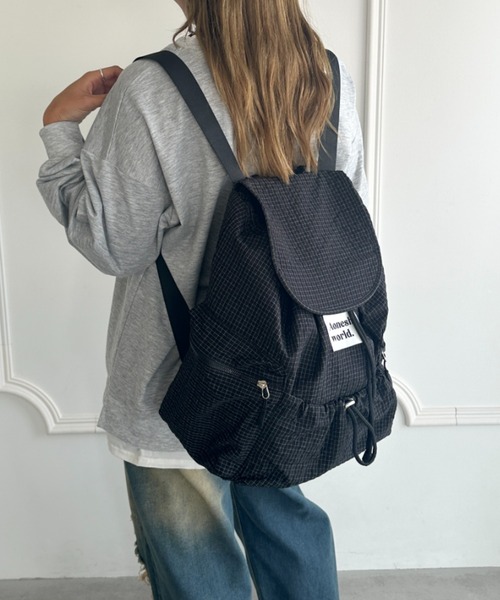 wears(ウェアーズ)の「【A4収納可能】チェック柄マルチポケットリュック(バックパック/リュック・レディース・ブラック/ネイビー・FREE)」の6枚目の写真