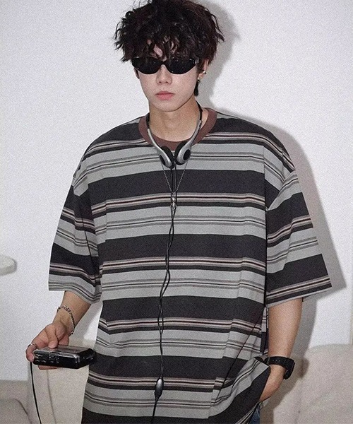 WARAIJOGO（ワライジョウゴ）の「【WARAIJOGO】オーバーサイズボーダー半袖Tシャツ(NEZ)（Tシャツ/カットソー・レディース・グレー/カーキ・FREE）」の4枚目の写真