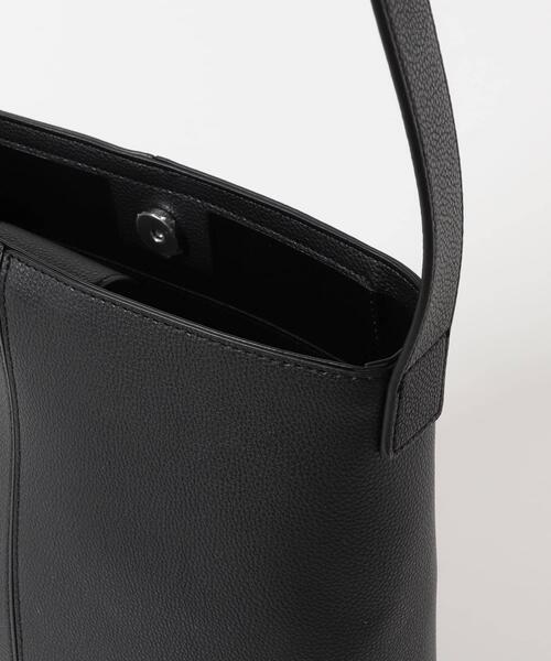 URBAN RESEARCH DOORS（アーバンリサーチドアーズ）の「A4ショルダーバッグ（ショルダーバッグ・レディース・ブラック/グレー系その他・ONE）」の7枚目の写真