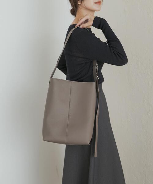 URBAN RESEARCH DOORS（アーバンリサーチドアーズ）の「A4ショルダーバッグ（ショルダーバッグ・レディース・ブラック/グレー系その他・ONE）」の8枚目の写真