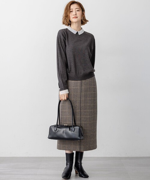 23区 L(ニジュウサンクオオキイサイズ)の「【CLASSY.掲載/洗える】エンブロイダリー ジオメトリックレースコンビ ニット(ニット/セーター・レディース・グレー系/ネイビー系/ブラック系・44/46/48)」の8枚目の写真