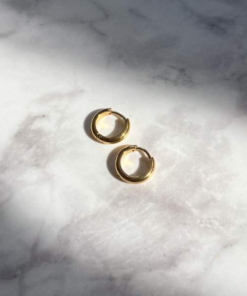 yu-ka(ユーカ)の「YU-KA:シンプルフープピアス simple hoop pierce(ピアス(両耳用)・レディース・シルバー/シルバー系その他/ゴールド・FREE)」の1枚目の写真