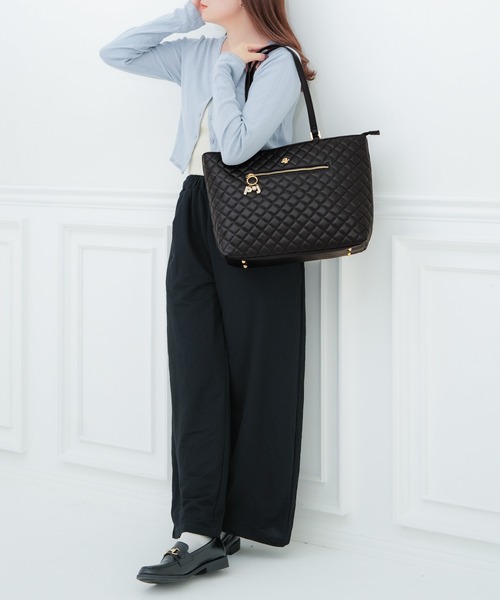 PAUL & JOE ACCESSOIRES(ポールアンドジョーアクセソワ)の「【PAUL & JOE ACCESSOIRES /ポール アンド ジョー アクセソワ 】 QUILTING チャーム付きトートバッグ A4サイズ対応(トートバッグ・レディース・アイボリー/ブラック/ピンク・FREE)」の13枚目の写真