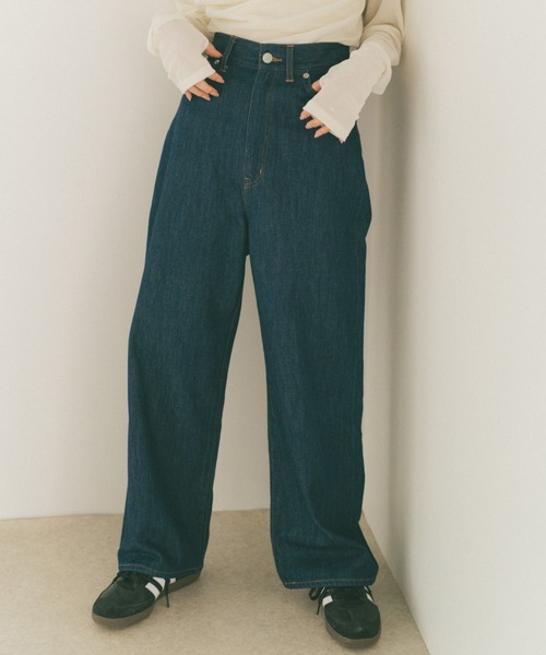 VANNIE U（ヴァニーユー）の「ハイウエストワイドデニム（デニムパンツ・レディース・ホワイト/ブラック/インディゴブルー・マルチサイズ）」の3枚目の写真