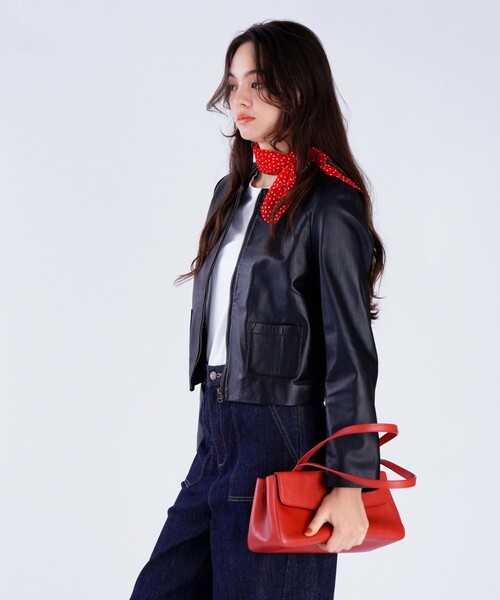 To b. by agnes b.(トゥービーバイアニエスベー)の「ミニョンジップジャケット(ノーカラージャケット・レディース・ブラック・38/40)」の3枚目の写真