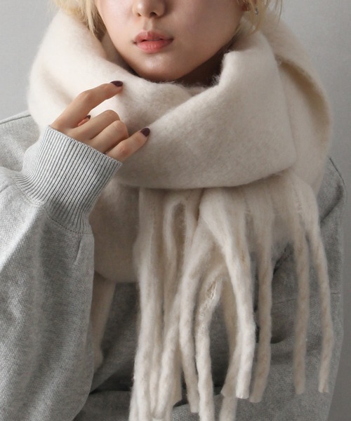 SpRay（スプレイ）の「起毛ストール（ストール/ショール・レディース・アイボリー/ブラック/ピンクベージュ/ライトベージュ/ロイヤルブルー/モカ/ライトグレー・FREE）」の8枚目の写真