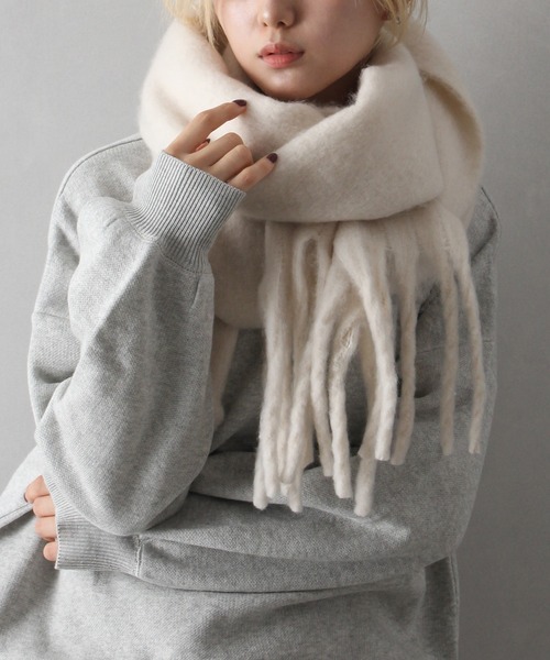 SpRay（スプレイ）の「起毛ストール（ストール/ショール・レディース・アイボリー/ブラック/ピンクベージュ/ライトベージュ/ロイヤルブルー/モカ/ライトグレー・FREE）」の9枚目の写真