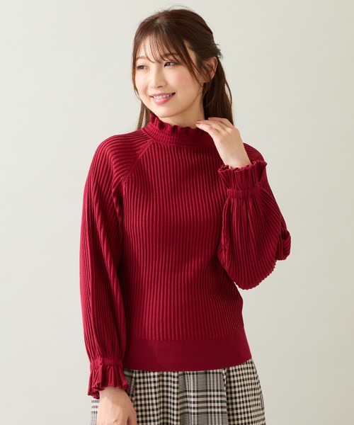 Rose Tiara（ローズティアラ）の「【定番人気アイテム】ドロップショルダーフリル襟ニット（ニット/セーター・レディース・ネイビー/レッド/ベージュ・46/42/38）」の3枚目の写真