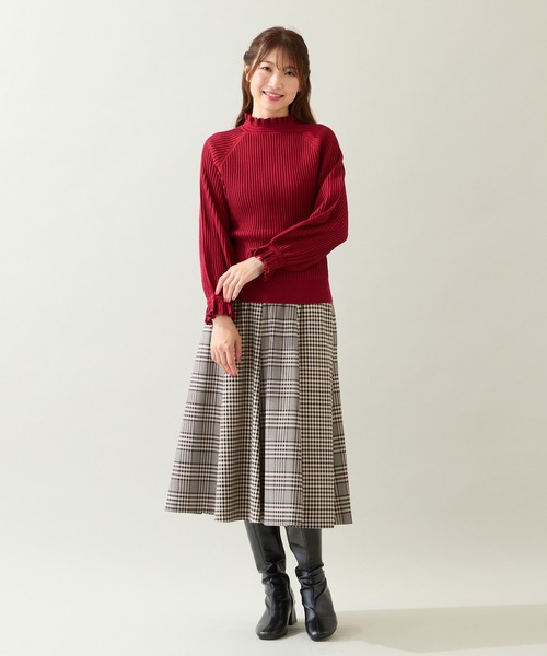 Rose Tiara（ローズティアラ）の「【定番人気アイテム】ドロップショルダーフリル襟ニット（ニット/セーター・レディース・ネイビー/レッド/ベージュ・46/42/38）」の6枚目の写真