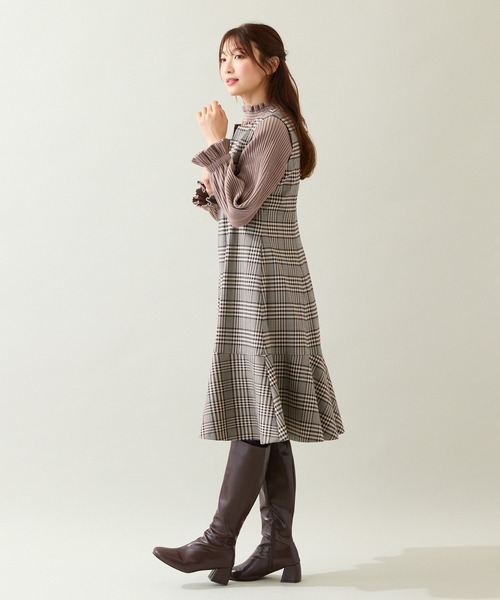 Rose Tiara（ローズティアラ）の「【定番人気アイテム】ドロップショルダーフリル襟ニット（ニット/セーター・レディース・ネイビー/レッド/ベージュ・46/42/38）」の14枚目の写真