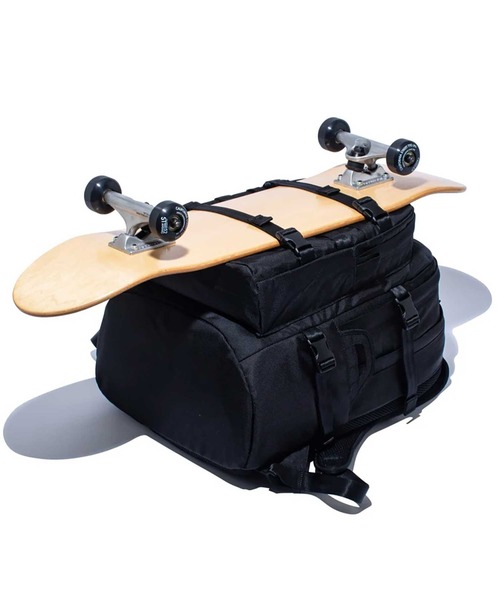 NEW ERA(ニューエラ)の「NEWERA-CARRIER PACK 1680D(バックパック/リュック・メンズ・オリーブ/ブラック・FREE)」の9枚目の写真