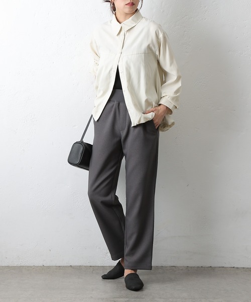 COLONY 2139(コロニートゥーワンスリーナイン)の「ウールライクイージーリブテーパードパンツ(スラックス・レディース・アイボリー/ブラック/チャコールグレー・SMALL/MEDIUM)」の16枚目の写真