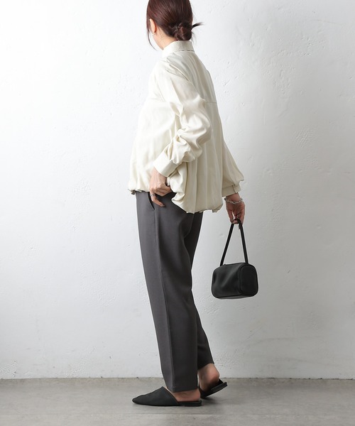 COLONY 2139(コロニートゥーワンスリーナイン)の「ウールライクイージーリブテーパードパンツ(スラックス・レディース・アイボリー/ブラック/チャコールグレー・SMALL/MEDIUM)」の18枚目の写真