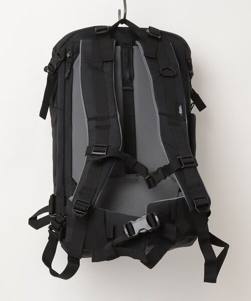 Matador（マタドール）の「MATADOR GlobeRider35 Travel Backpack マタドール グローブライダー トラベル バックパック（バックパック/リュック・メンズ・ホワイト系1/ブラック・FREE）」の3枚目の写真