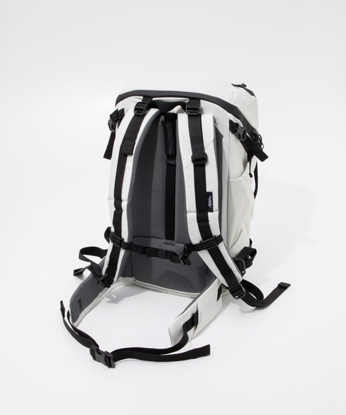 Matador（マタドール）の「MATADOR GlobeRider35 Travel Backpack マタドール グローブライダー トラベル バックパック（バックパック/リュック・メンズ・ホワイト系1/ブラック・FREE）」の8枚目の写真